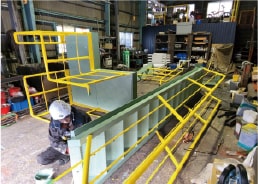 デッキ階段製作塗装